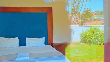 7 bedrooms, in-room safe, desk, iron/ironing board