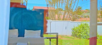 Spacious urban home with private pool in the backyard. 5 minutes from the beach.