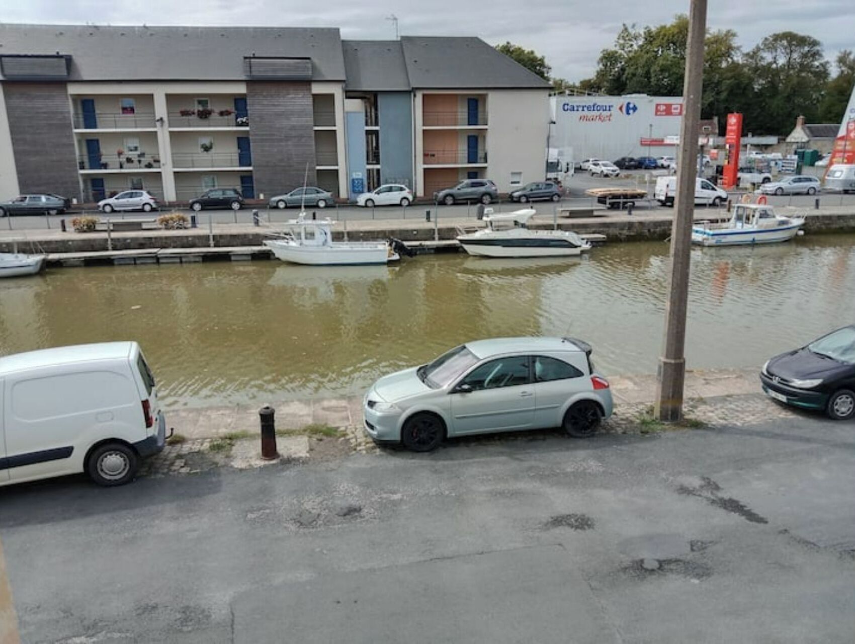 Parkering på området