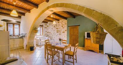 Traditional Stone House close to Beach and Chania city