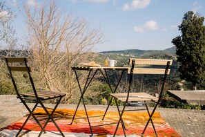 Outdoor dining - Traditional Stone House close to Beach and Chania city (Mouri)
