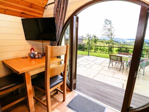 Meadow View -  Glamping pod sleeping 2 guests, Pet Friendly