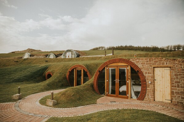 Exterior - Otters View - Underground Hobbit Home Sleeping 6 guests, Pet Friendly (Rhayader)