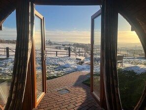 Interior - Otters View - Underground Hobbit Home Sleeping 6 guests, Pet Friendly (Rhayader)