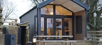Oak Tree View - Cabin Sleeping 6 guests in 1 bedroom