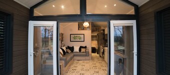 Oak Tree View -  Cabin Sleeping 6 guests  in 1 bedroom