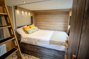 1 bedroom - Hillside Lodge -  Cabin sleeping 6 guests  in 1 bedroom (Nantmel)