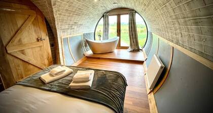 Rabbits View - Underground Hobbit Home Sleeping 6 guests in 3 bedrooms