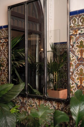Interior detail - Honest Sevilla (Seville)