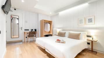 Habitació doble o amb dos llits individuals | Caixa forta a l'habitació, habitacions insonoritzades i wifi gratuïta