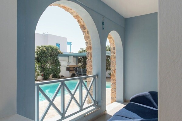 المنطقة المحيطة بالمنشأة