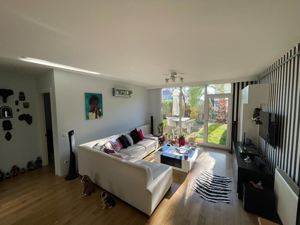 Sunny 1bdr with Garden