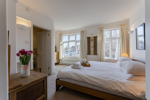 3 bedrooms, free WiFi, bed sheets