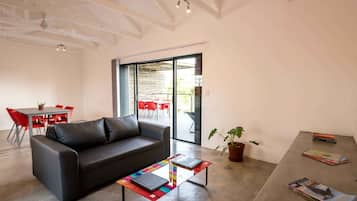 Casa de campo Deluxe, 1 cama King size y sofá cama, alberca privada, vista a la montaña | 1 habitación, tabla de planchar con plancha, wifi gratis y ropa de cama