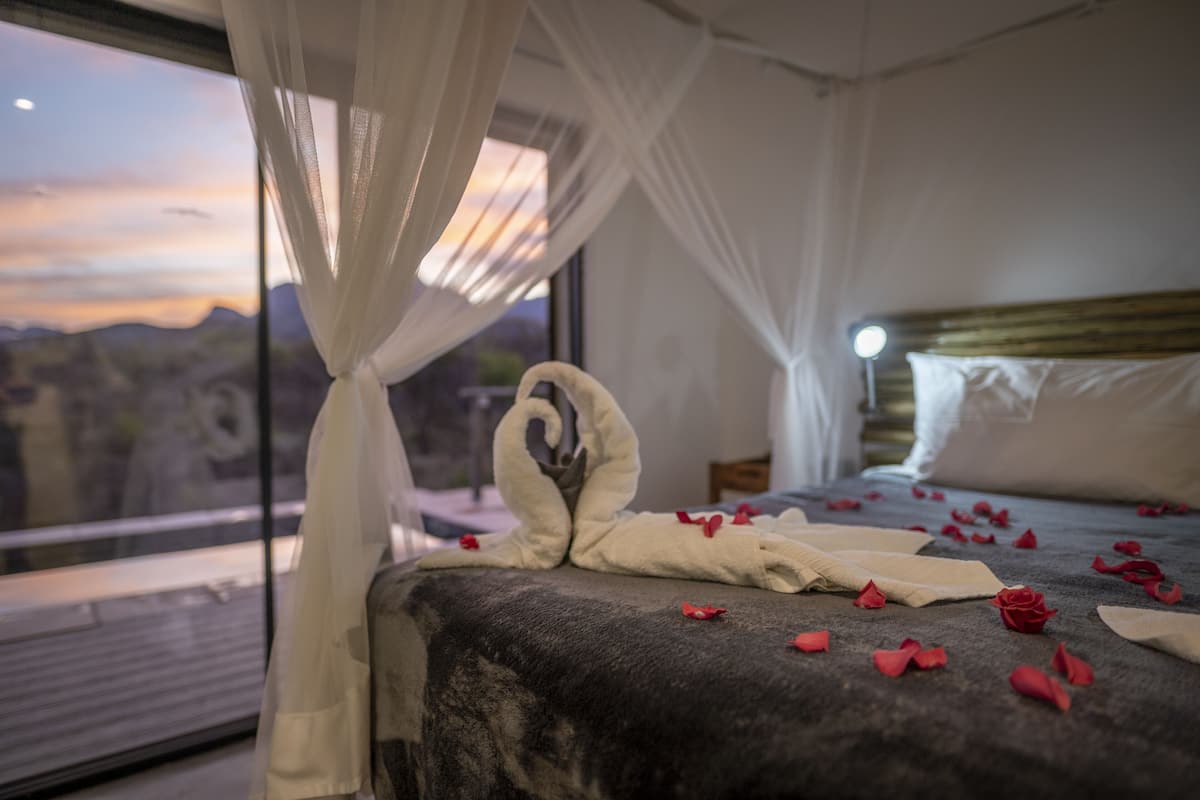 Deluxe-Ferienhaus, 1 King-Bett und Schlafsofa, eigener Pool, Bergblick