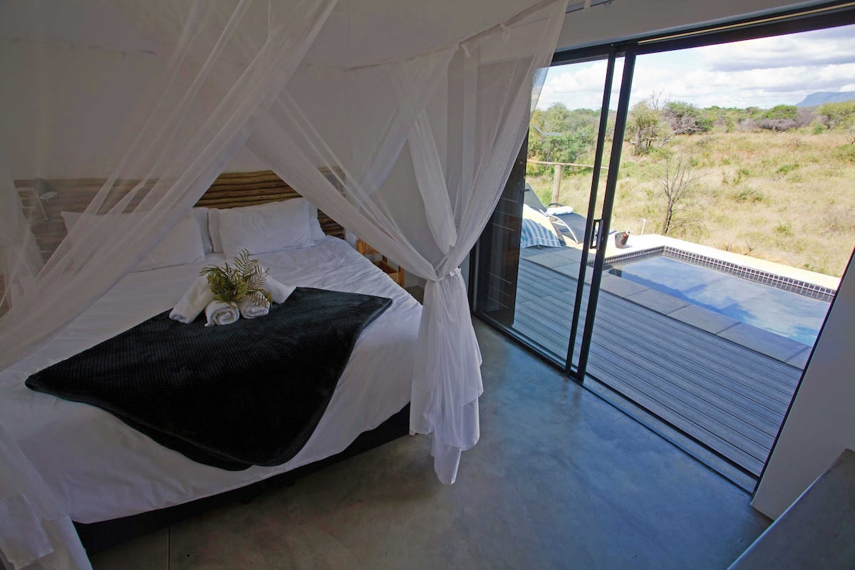 Deluxe-Ferienhaus, 1 King-Bett und Schlafsofa, eigener Pool, Bergblick