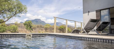 Deluxe Cottage Turaco, 2 Bedrooms, Private Pool, Mountain View | Private pool