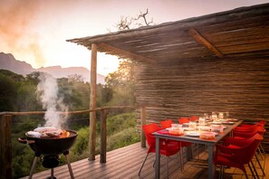 Outdoor dining - Kruger Cliffs Lodge (Hoedspruit)