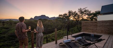 Deluxe Cottage Oriole, 1 King Bed with Sofa Bed, Private Pool, Mountain View | Mountain view