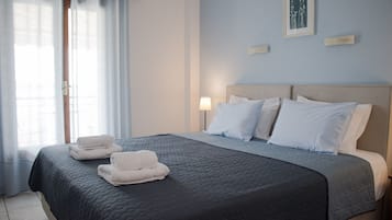 Double or Twin Room, Sea View | In-room safe, iron/ironing board (on request), WiFi (free), bed sheets