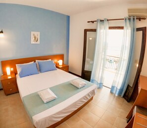 Double or Twin Room, Sea View | In-room safe, iron/ironing board, free WiFi, bed sheets - Glaros Blue (Sithonia)
