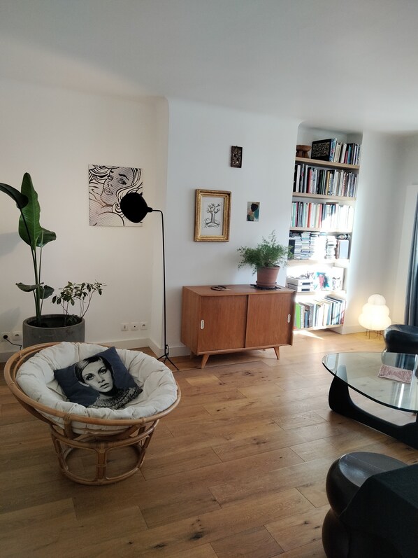 Interior - Central and very quiet apartment (Paris)
