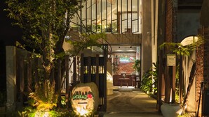 施設の正面
