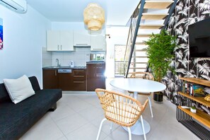 Superior Duplex Apartment with seaview and pool | เครื่องนอนป้องกันสารก่อภูมิแพ้, เตียงเมมโมรีโฟม, ห้องเก็บเสียง
