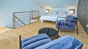 Stylish Duplex Apartment with pool | 2 bedrooms, hypo-allergenic bedding, memory-foam beds, soundproofing