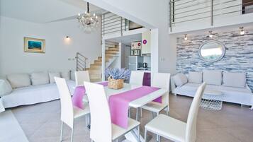 Presidential Penthouse, 2 Bedrooms, Ocean View, Beachside | Premium bedding, memory-foam beds, in-room safe, individually decorated