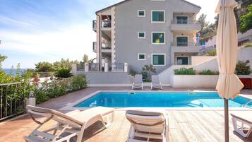 Seasonal outdoor pool