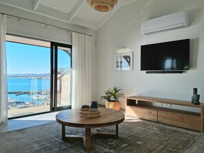 Suite | Living area