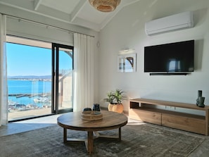 Suite | Living area