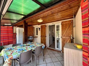 Outdoor dining - Pavilion for 4 with Terrace and Air Conditioning (Port-la-Nouvelle)
