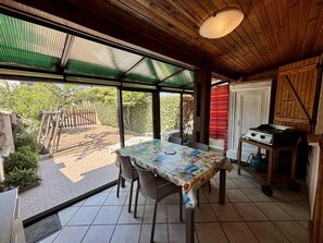 Outdoor dining - Pavilion for 4 with Terrace and Air Conditioning (Port-la-Nouvelle)