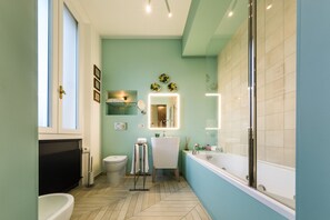Superior-Zimmer | Badezimmer | Hausschuhe