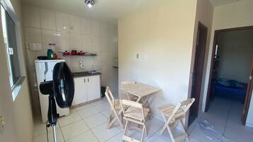 Estúdio básico | Cozinha privada | Geladeira, micro-ondas, liquidificador