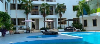 Peach View Hotel and Apartments.