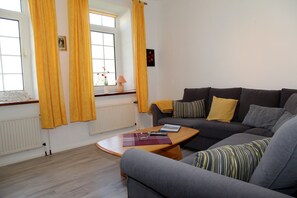 تلفزيون، كُتُب، ستيريو