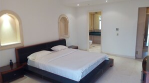 Sengetøy i egyptisk bomull, sengetøy av topp kvalitet og safe på rommet