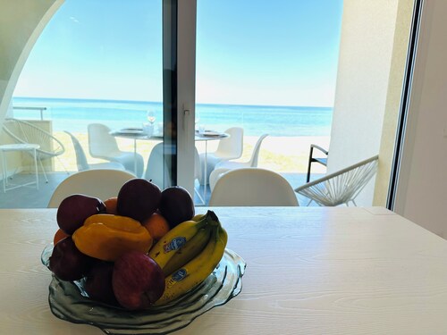 Very bright beachfront apartment