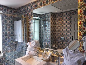 Deluxe-Doppelzimmer | Badezimmer