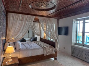 Chambre Double Panoramique | Literie de qualité supérieure, couette en duvet d'oie