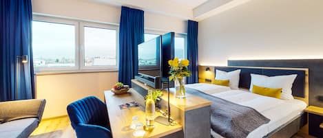 Standard Studio Suite | In-room safe, soundproofing, free WiFi, bed sheets