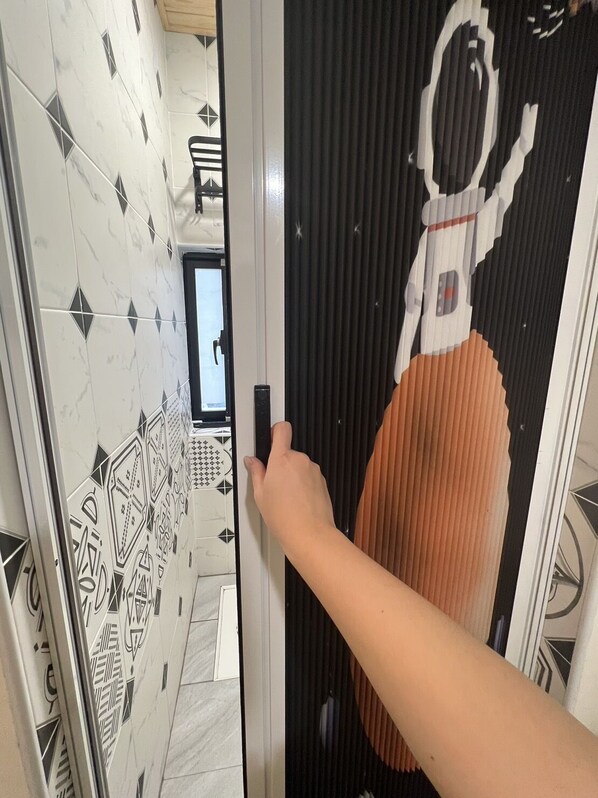 Basic Room | Bathroom | Shower, hydromassage showerhead, towels - mimi cat house (Tainan)