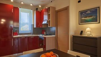 Réfrigérateur, four, lave-vaisselle, grille-pain