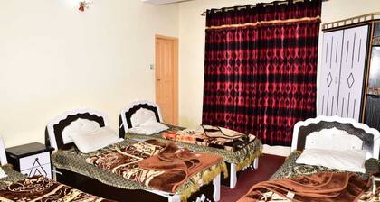 Kashmir Heights Hotel and Restaurant