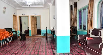 Kashmir Heights Hotel and Restaurant