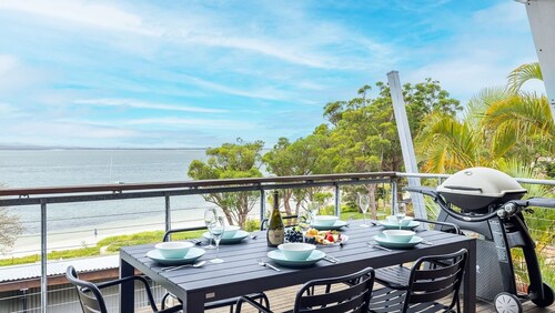 Dutchies By The Sea, 2 61 Christmas Bush Ave - Spectacular views, close to the beach,  Wi-Fi