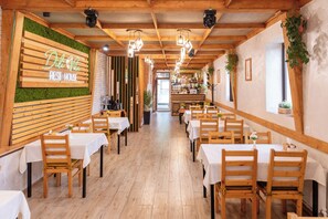 Restaurant - Dilivita Rest House (Gosh)